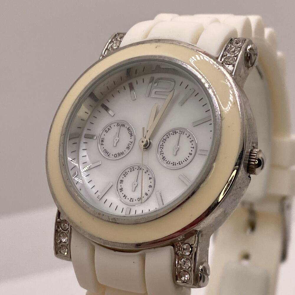 White Rubber Rhinestone Womens Watch New Battery
